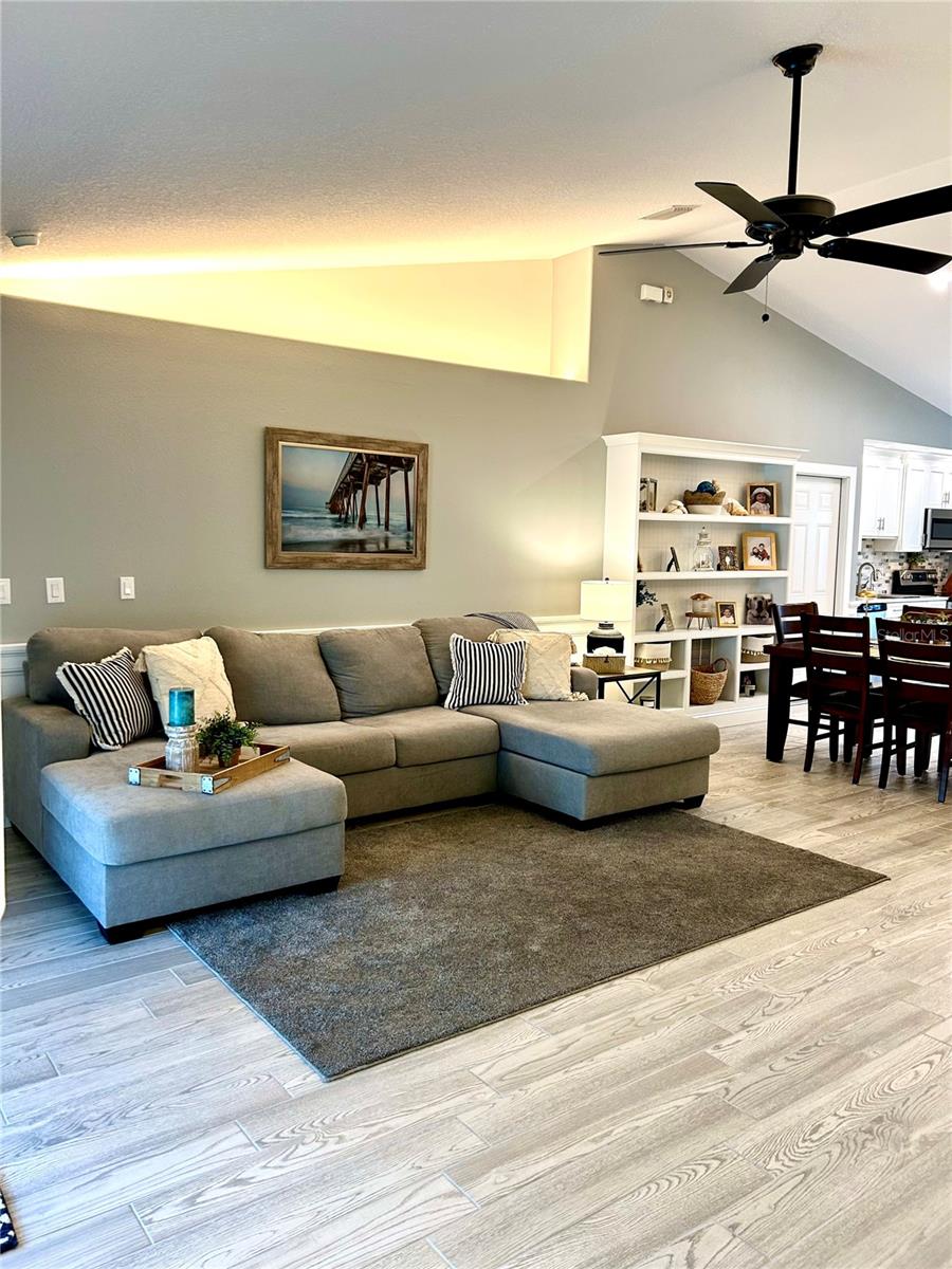 35 RIVERSIDE LN, PALM COAST, FL, 32164