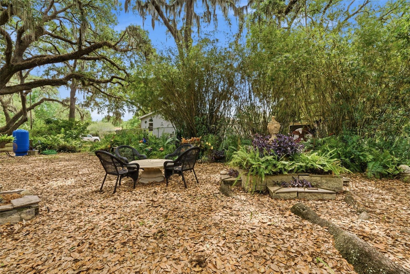 9101 WOOD TERRACE DR, TAMPA, FL, 33637