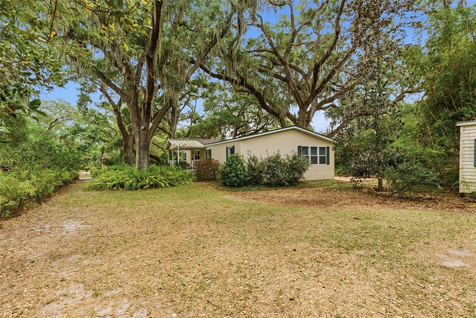 9101 WOOD TERRACE DR, TAMPA, FL, 33637