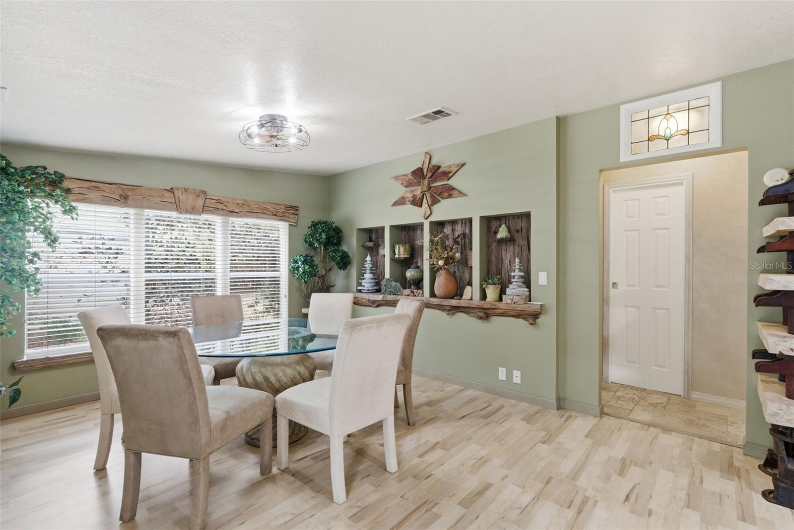 9101 WOOD TERRACE DR, TAMPA, FL, 33637