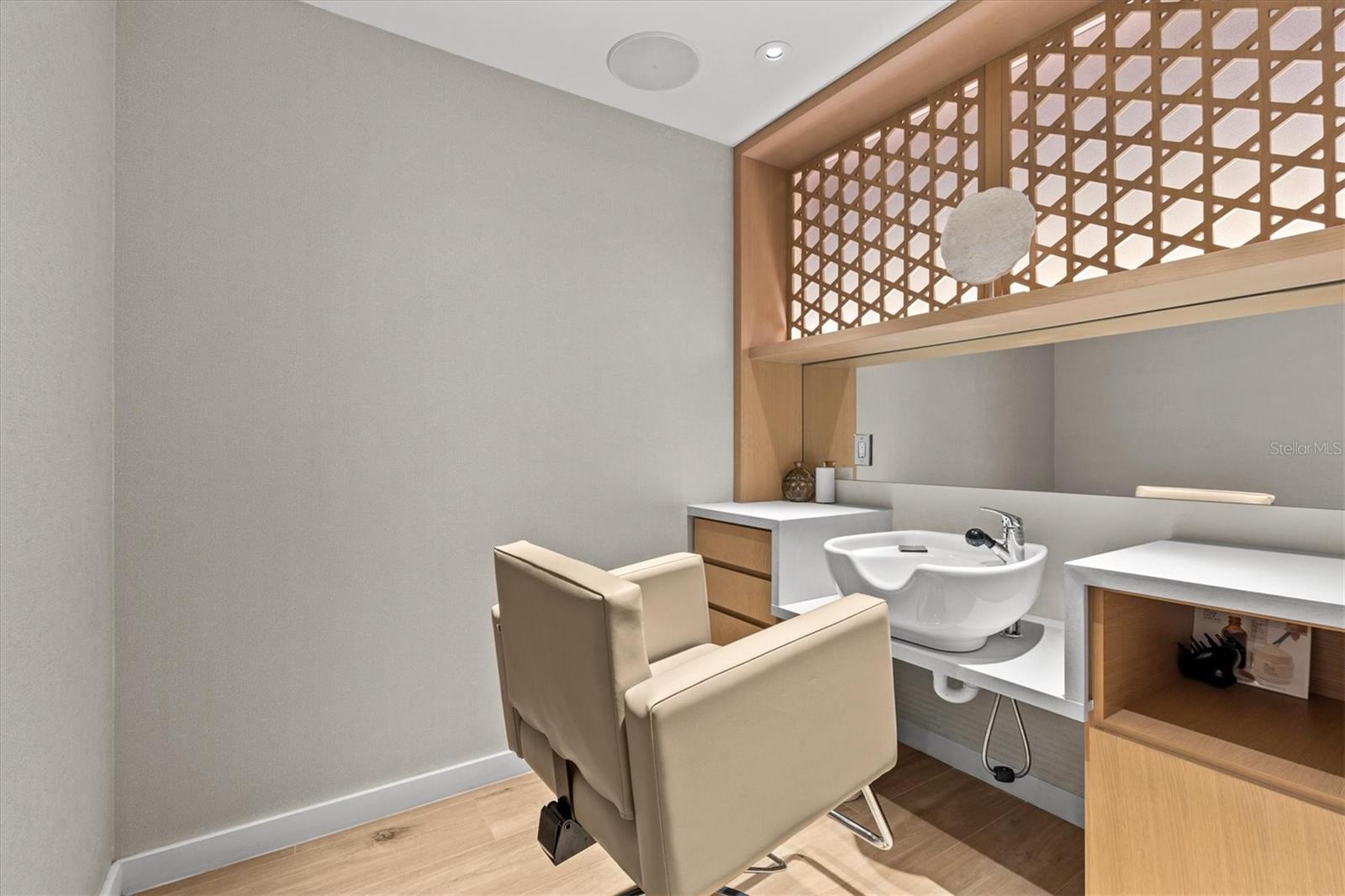 1020 SUNSET POINT RD #303, CLEARWATER, FL, 33755