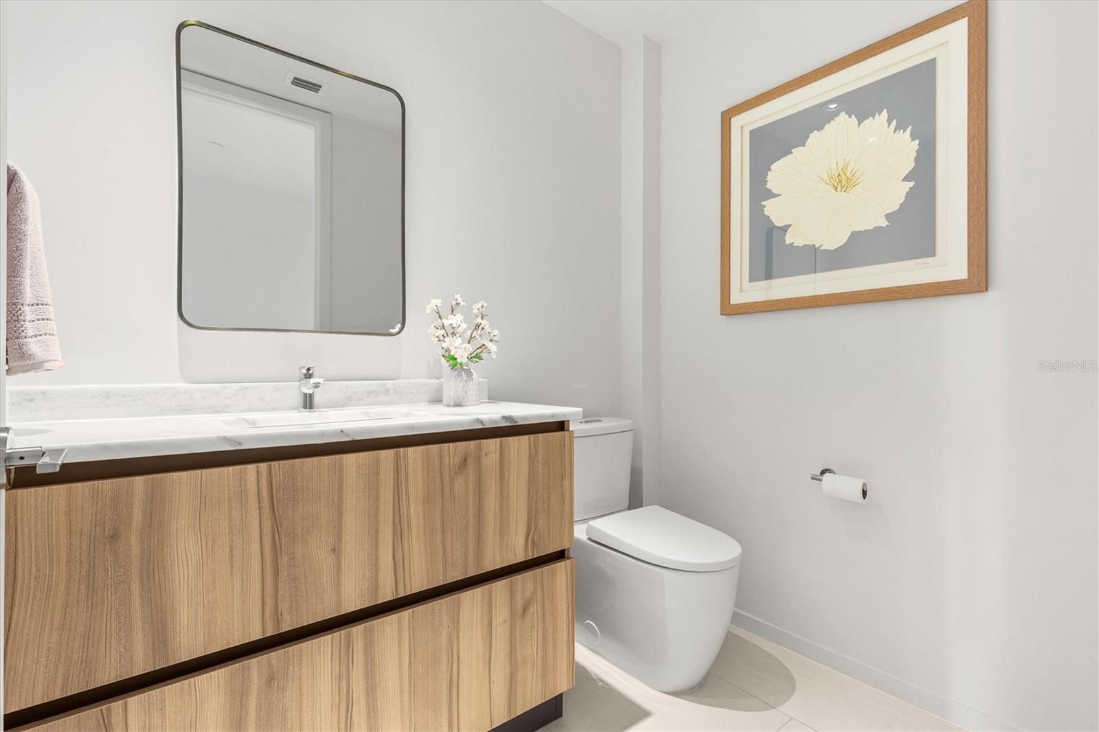 1020 SUNSET POINT RD #303, CLEARWATER, FL, 33755