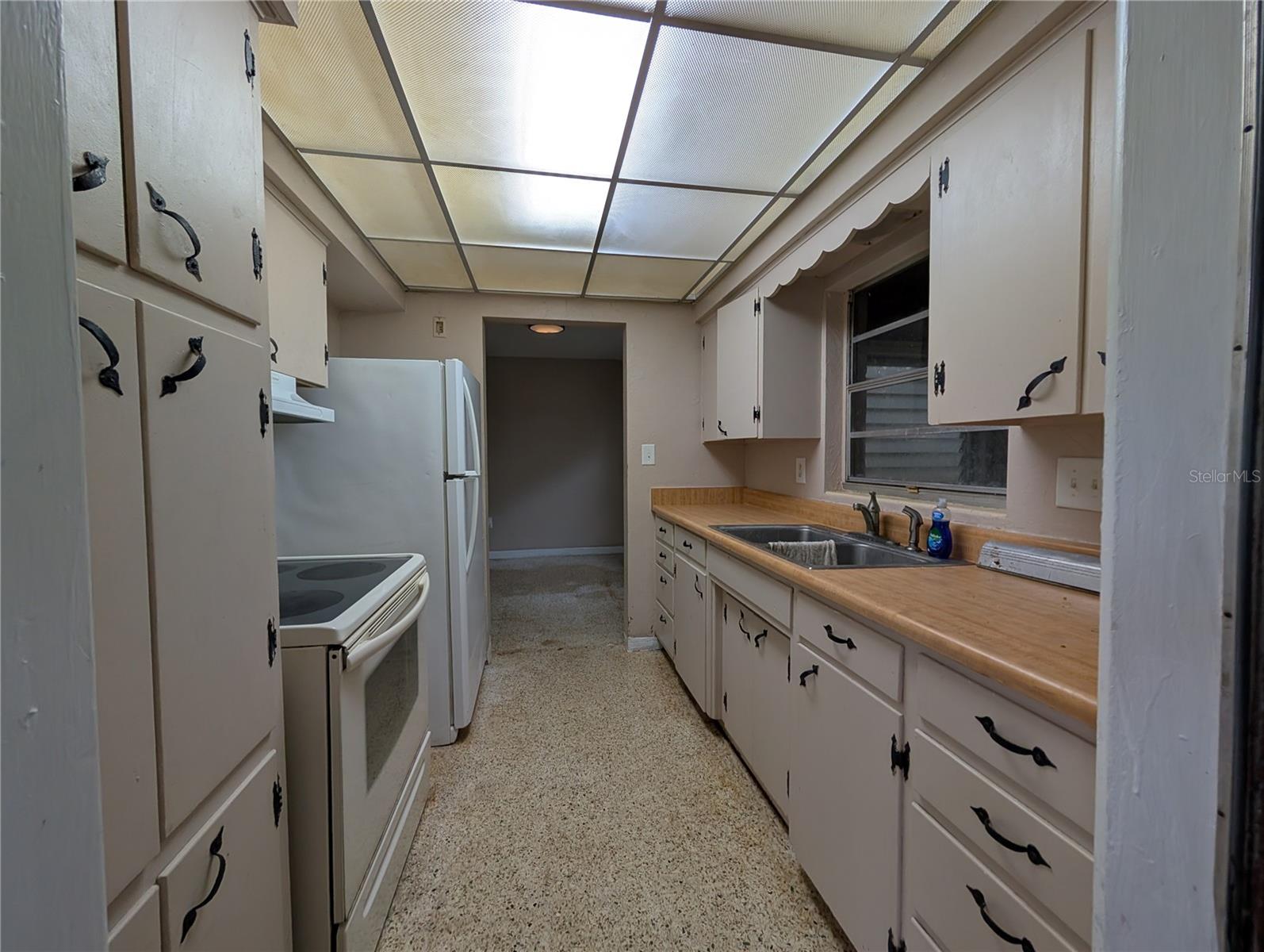 208 OAKWOOD DR, BROOKSVILLE, FL, 34601