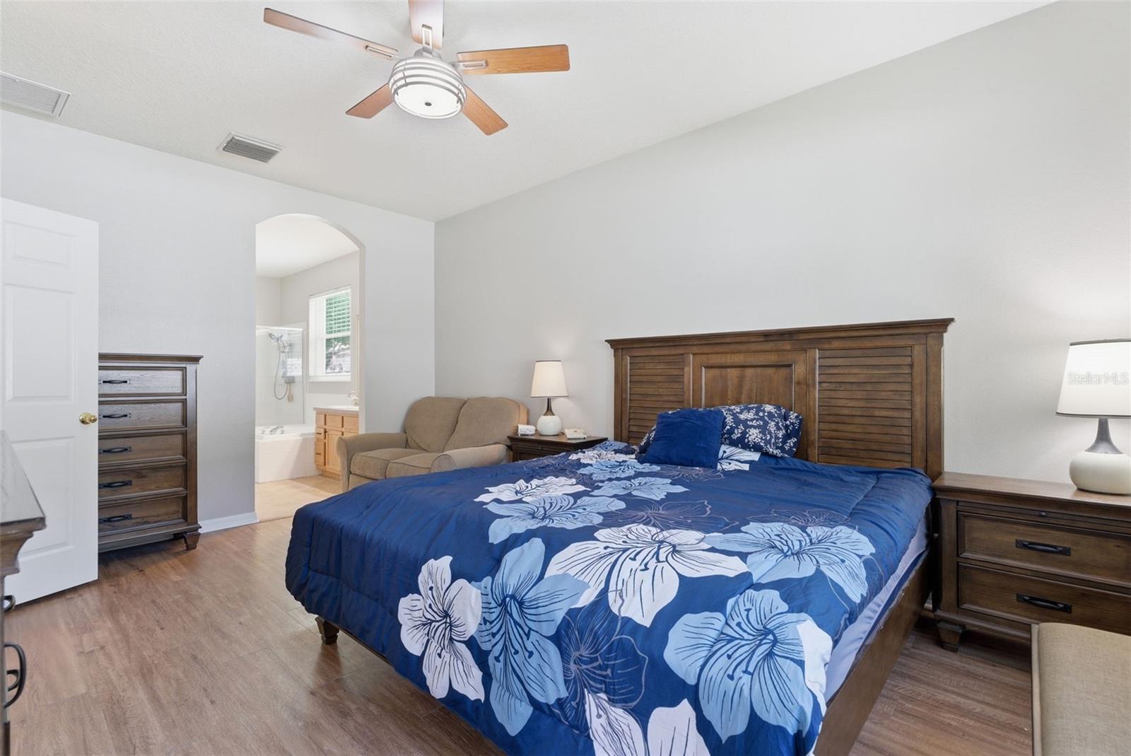 5832 HERONVIEW CRESCENT DR, LITHIA, FL, 33547