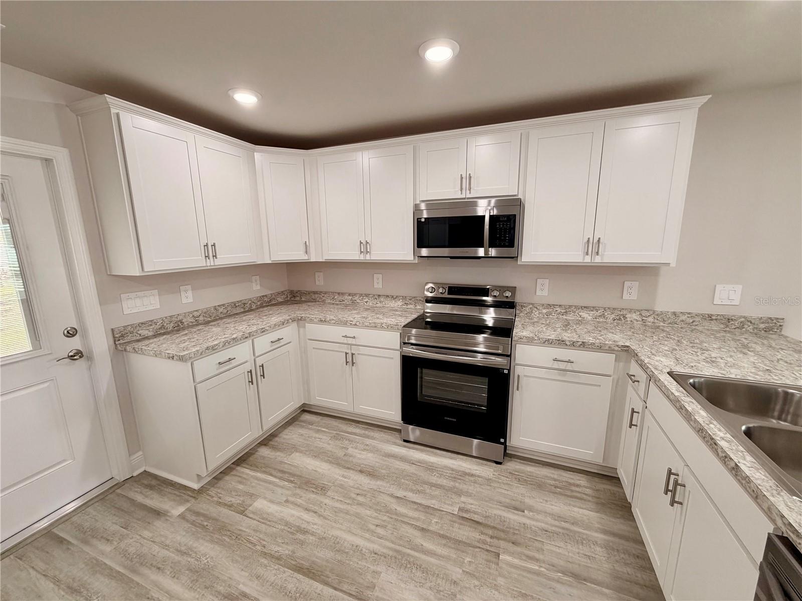 445 ALVINA AVE, LAKE WALES, FL, 33853