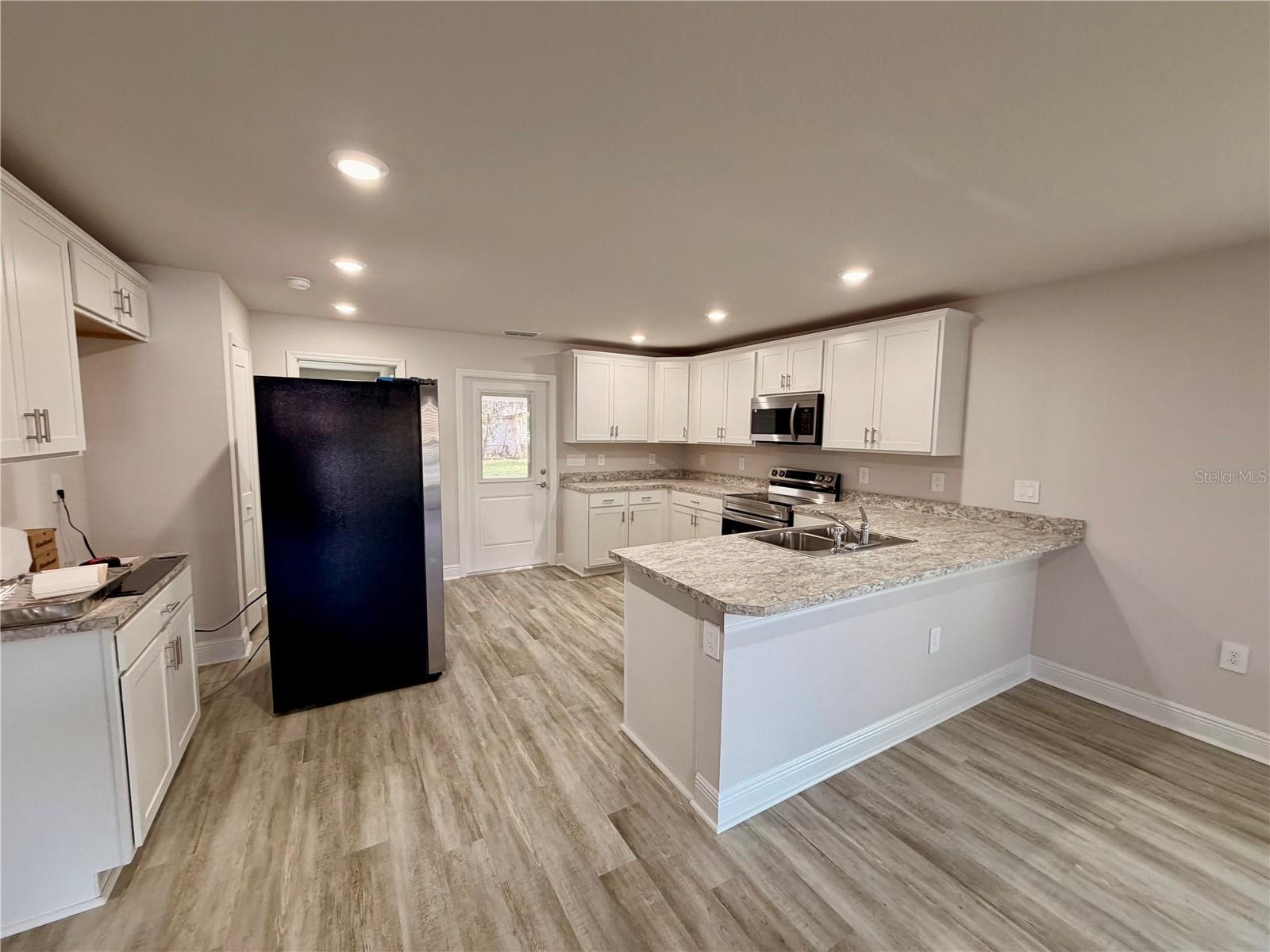 445 ALVINA AVE, LAKE WALES, FL, 33853