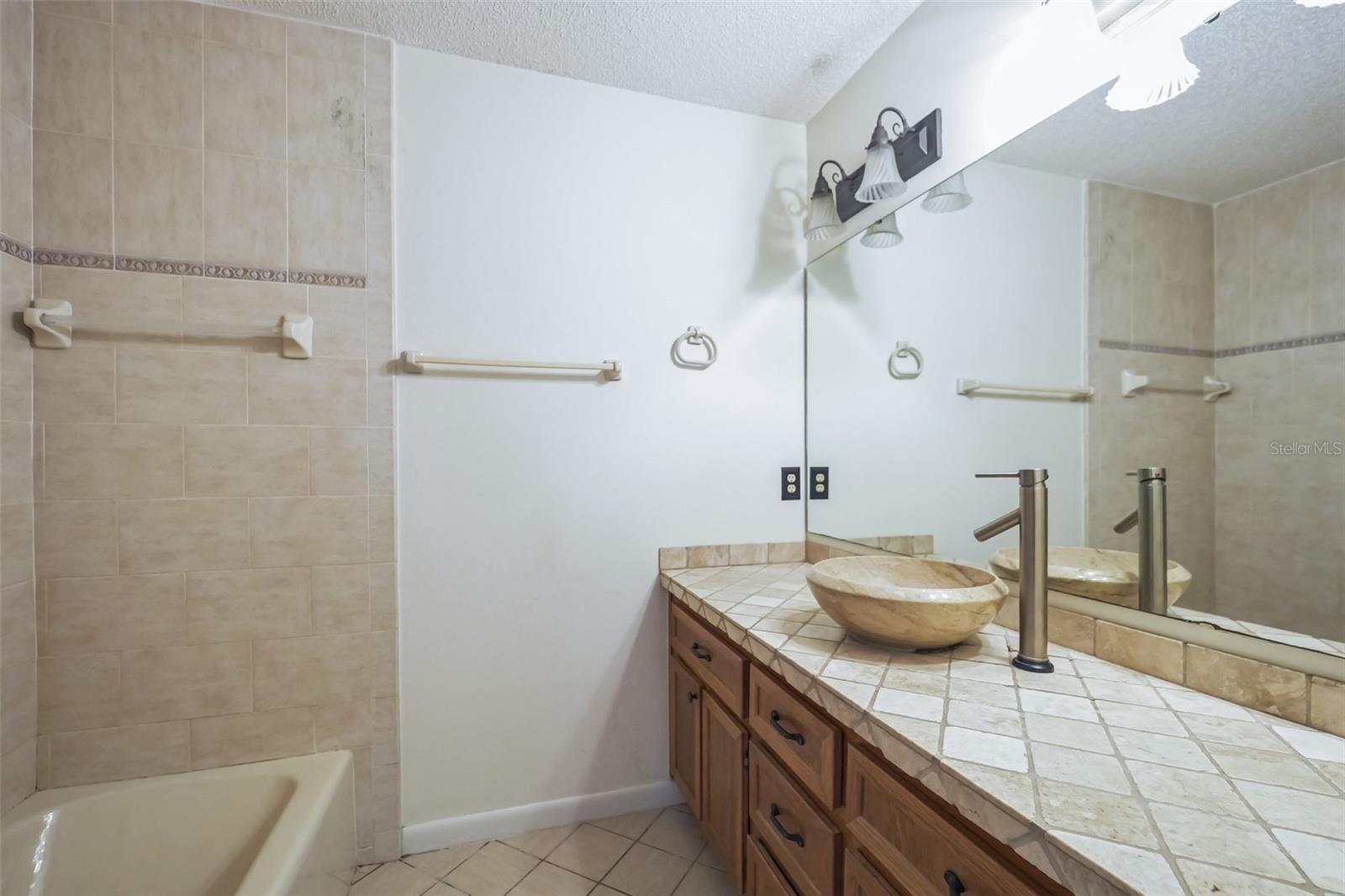 2249 CYPRESS COVE DR #E-3, TAVARES, FL, 32778