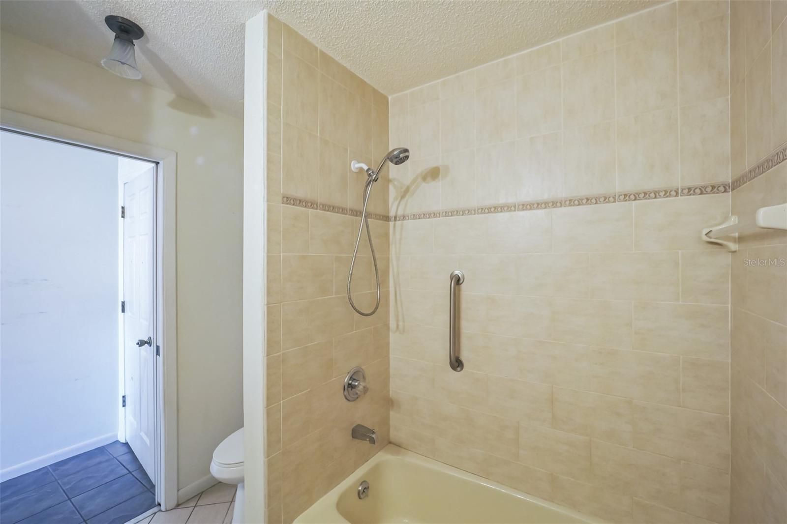 2249 CYPRESS COVE DR #E-3, TAVARES, FL, 32778