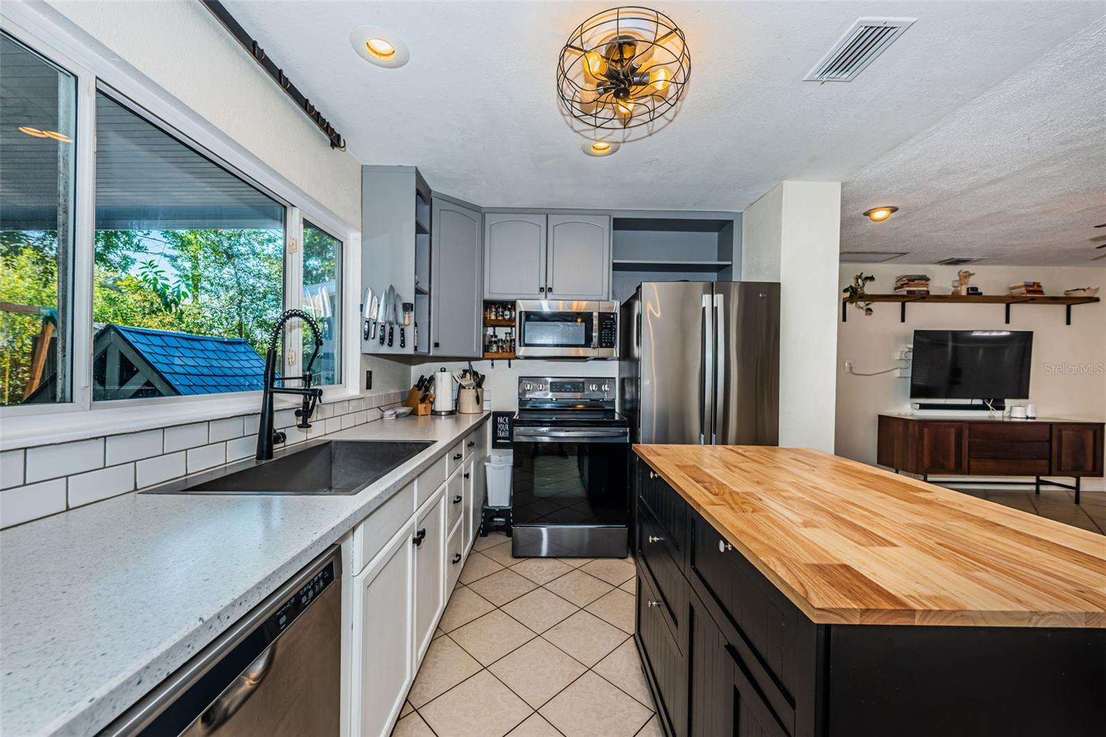 7101 13TH ST N, ST PETERSBURG, FL, 33702