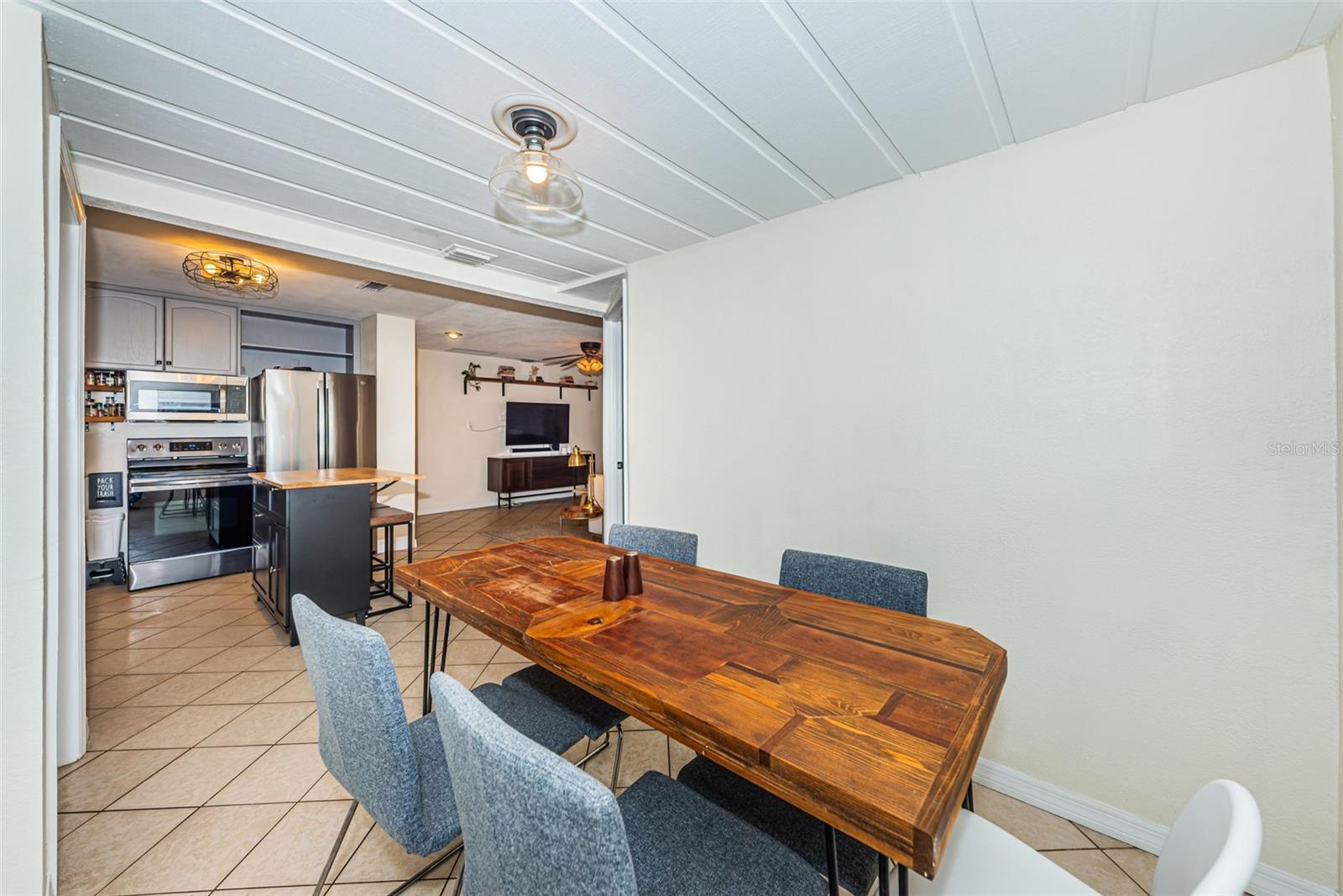 7101 13TH ST N, ST PETERSBURG, FL, 33702