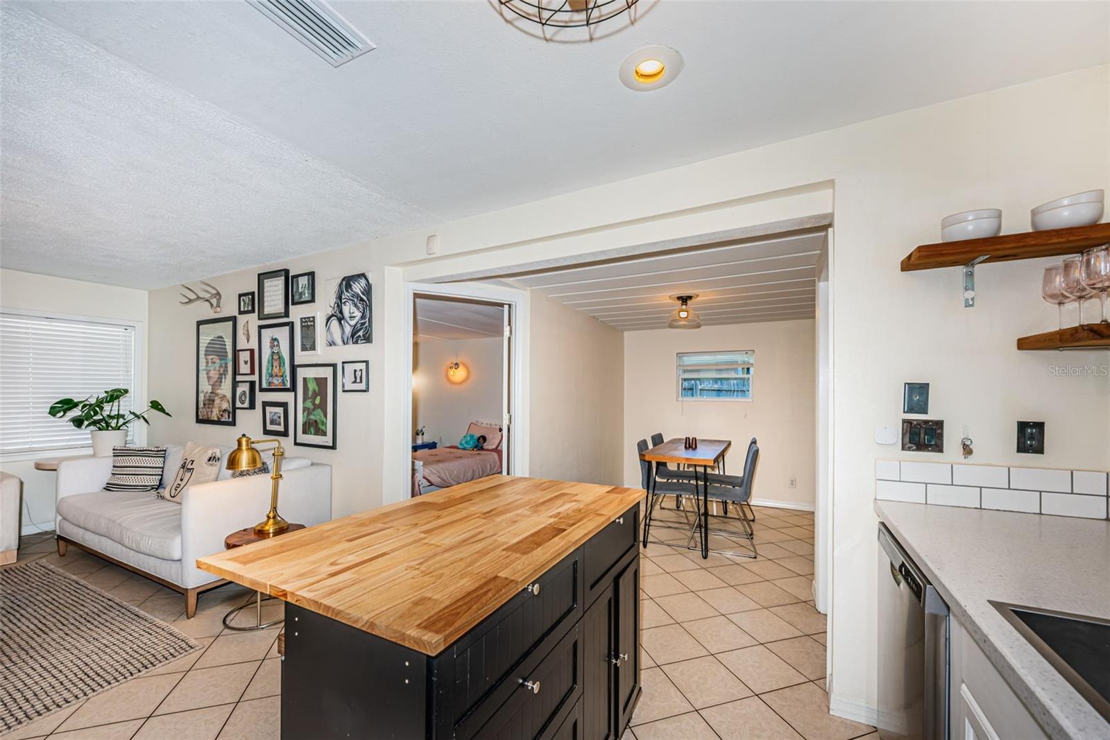 7101 13TH ST N, ST PETERSBURG, FL, 33702