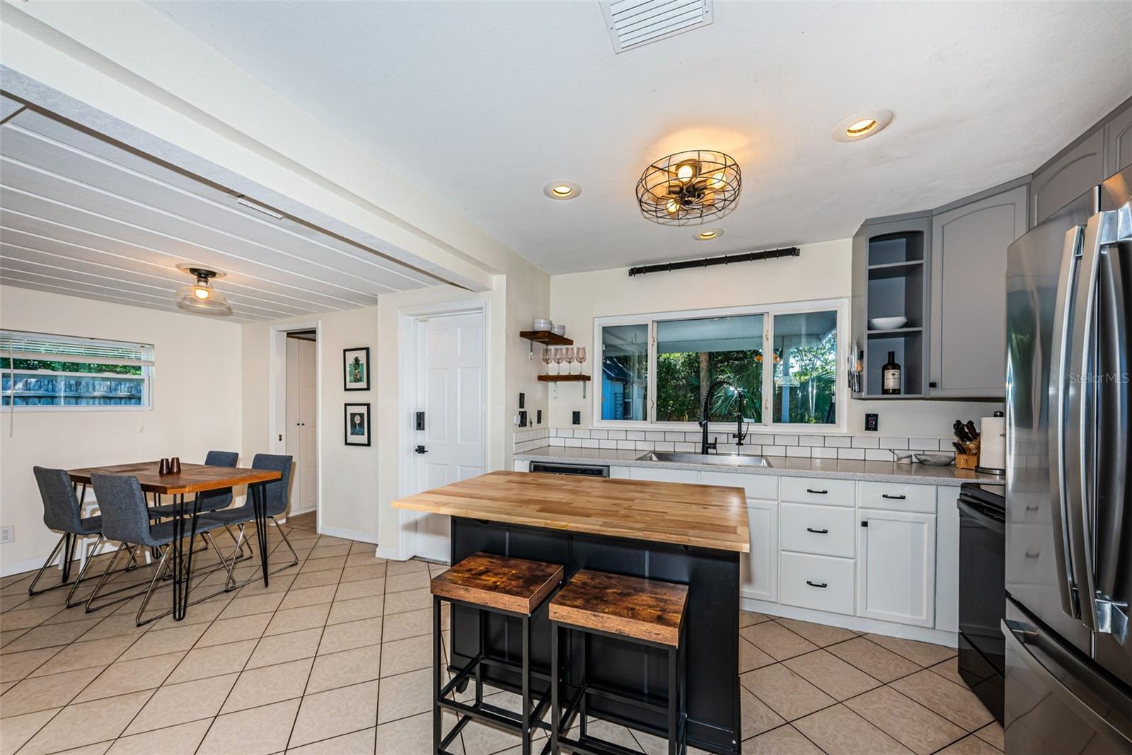 7101 13TH ST N, ST PETERSBURG, FL, 33702