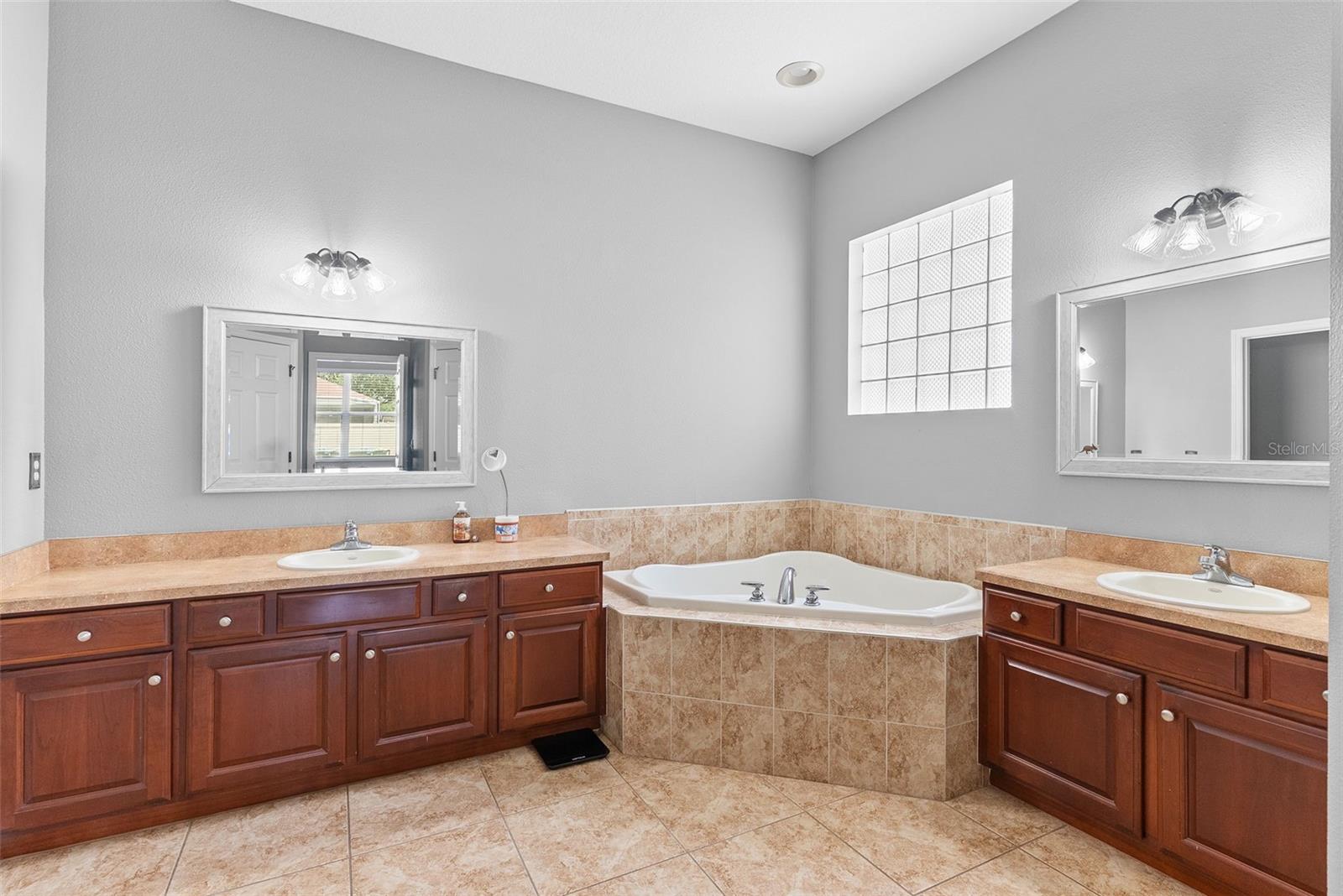 3836 ALAMANDA HILLS LN, LAKELAND, FL, 33813