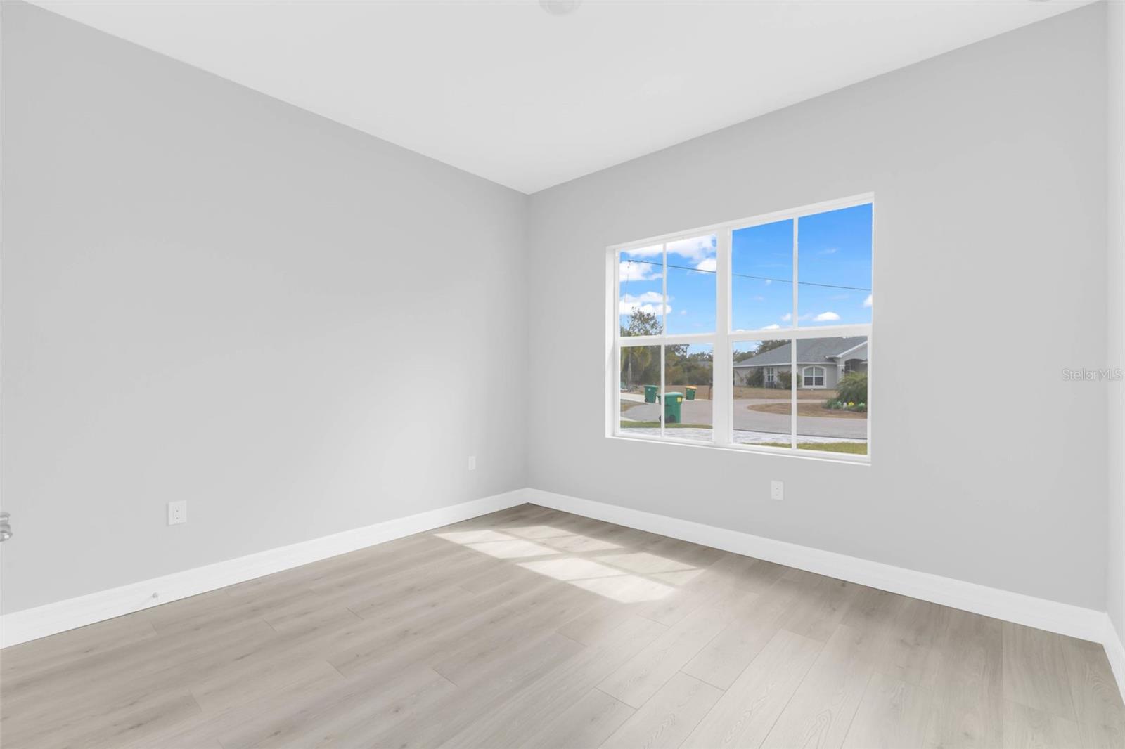 405 LOVELAND BLVD, PORT CHARLOTTE, FL, 33954