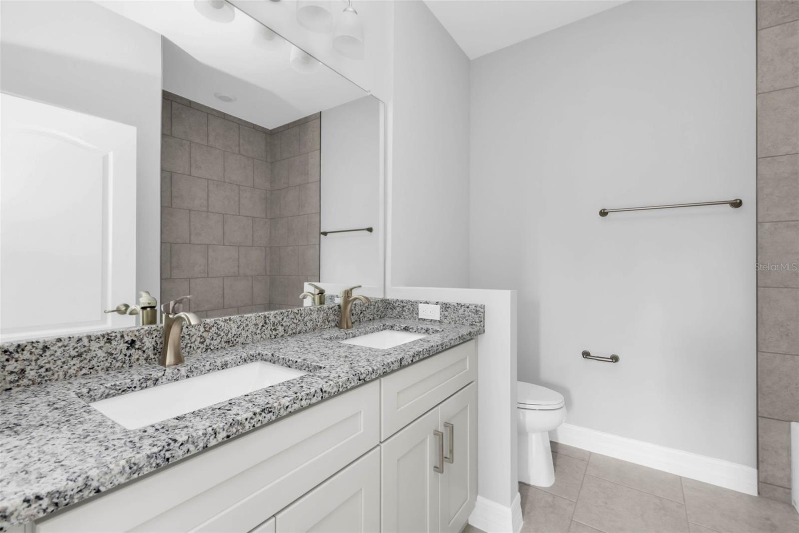 405 LOVELAND BLVD, PORT CHARLOTTE, FL, 33954