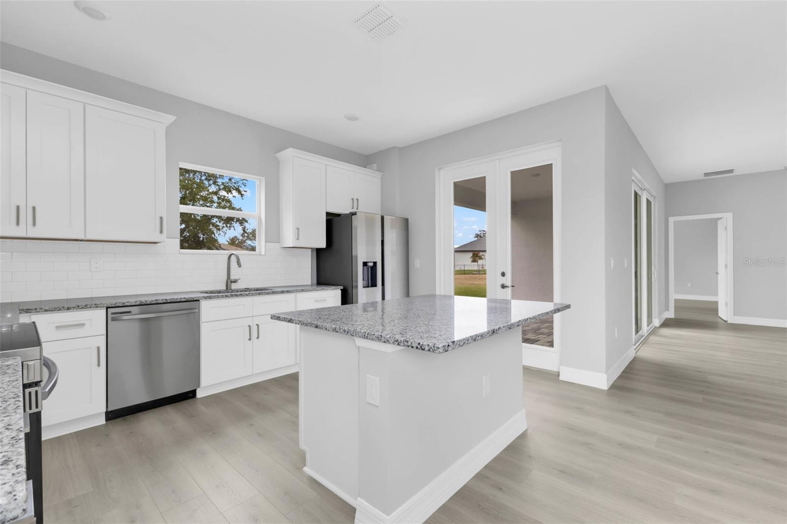 405 LOVELAND BLVD, PORT CHARLOTTE, FL, 33954