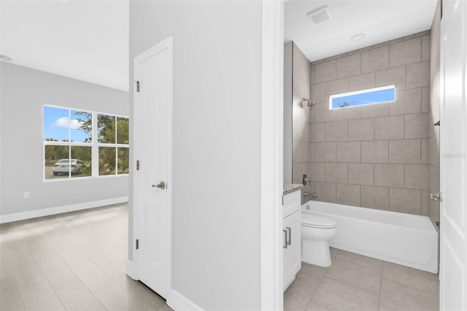 405 LOVELAND BLVD, PORT CHARLOTTE, FL, 33954