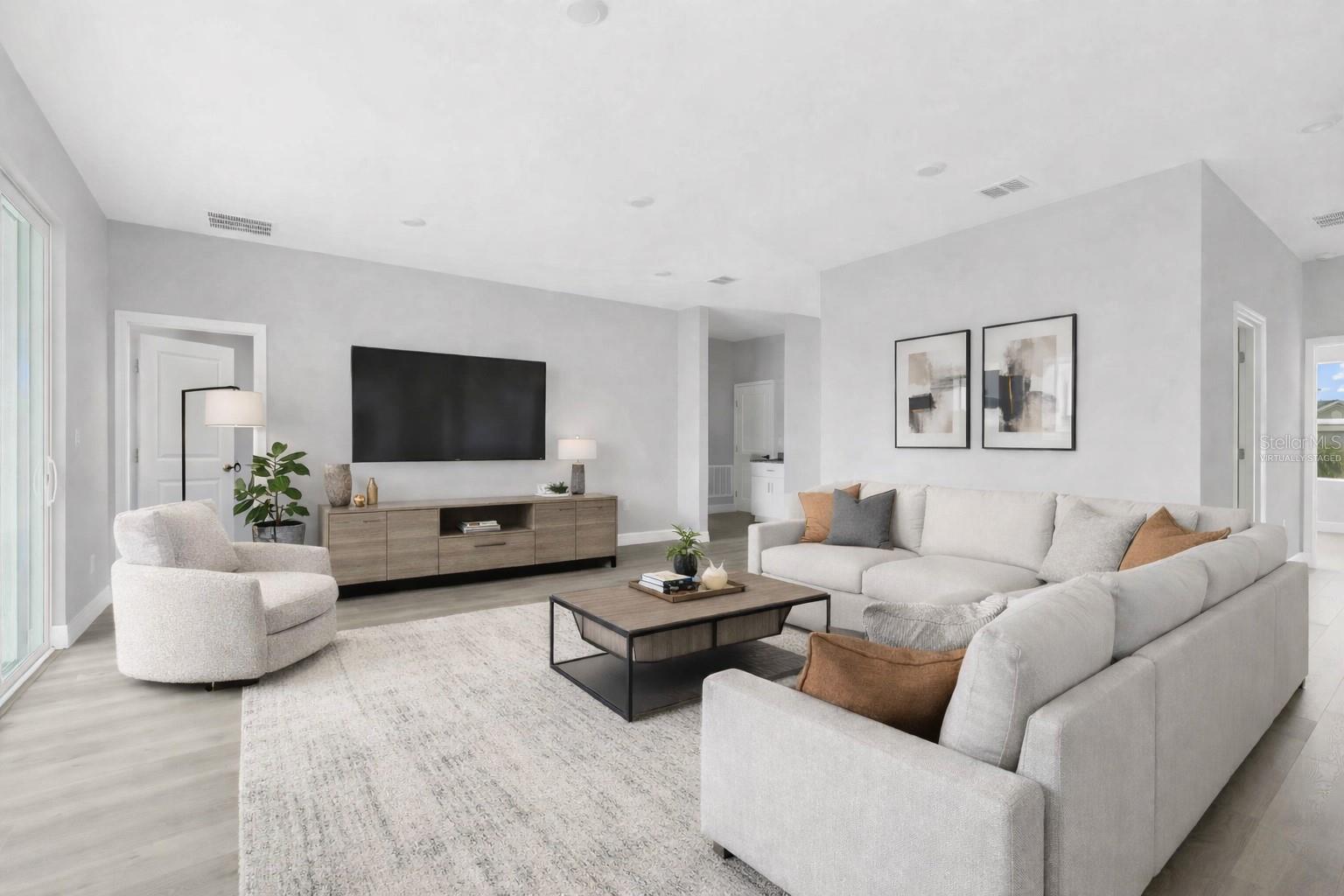 405 LOVELAND BLVD, PORT CHARLOTTE, FL, 33954