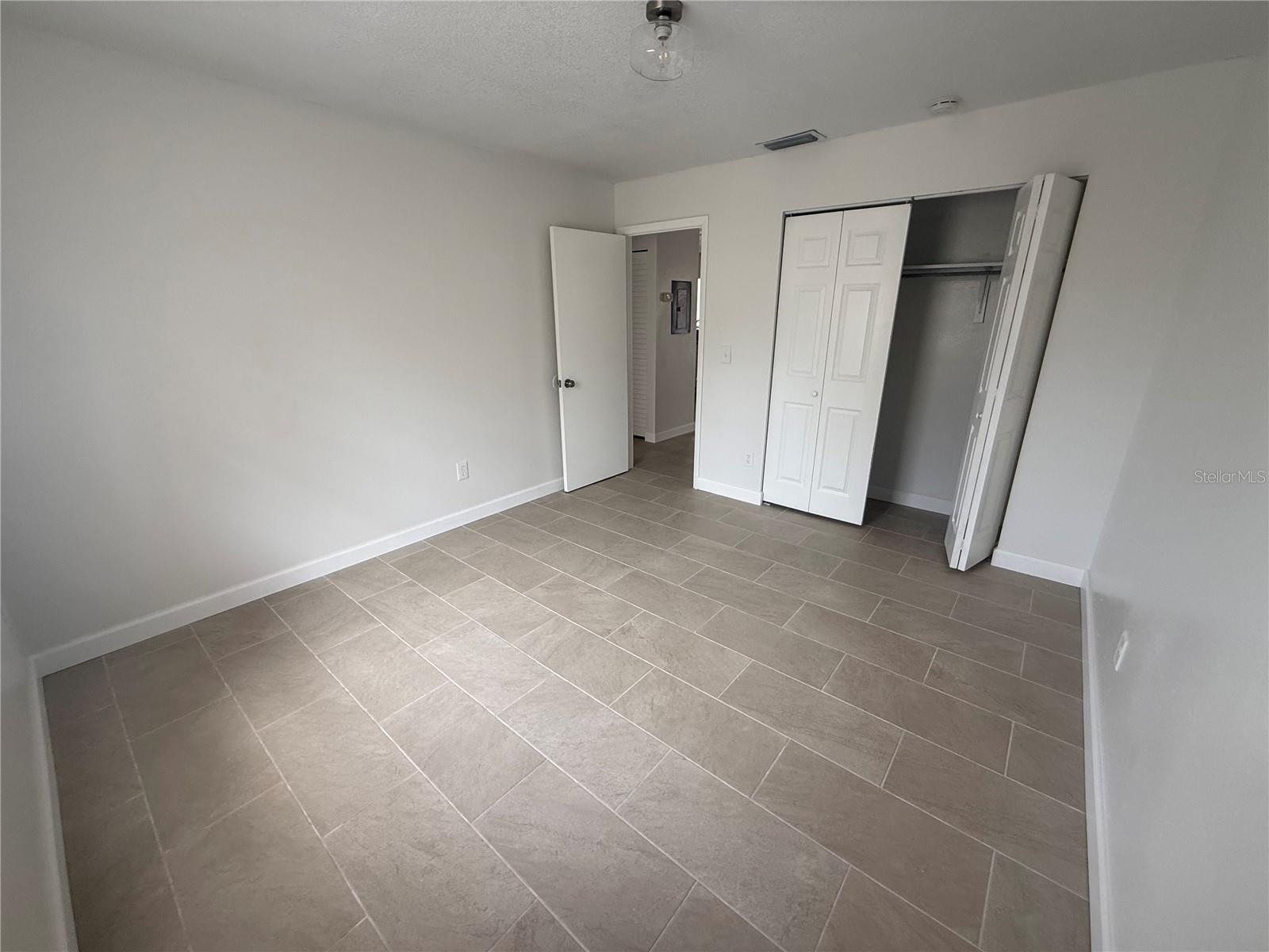 7517 LAKESHORE DR #A, TAMPA, FL, 33604