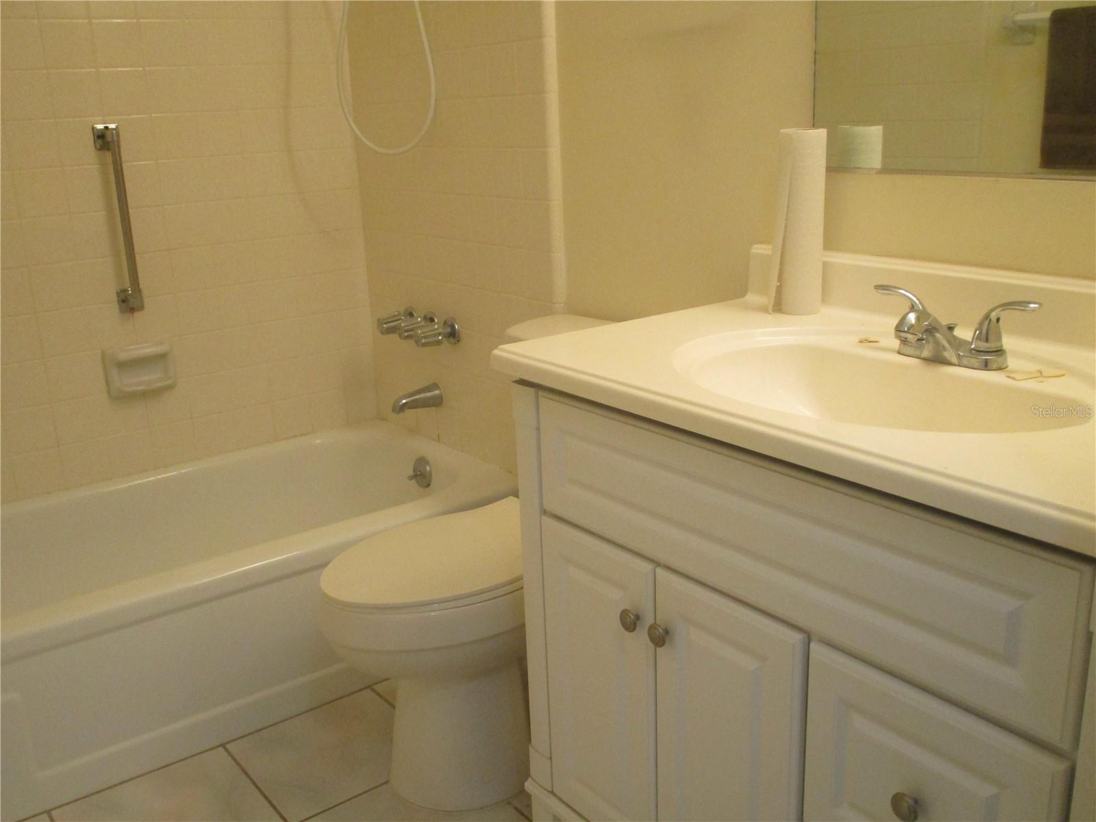 511 FINSBURY CIR #B, SUN CITY CENTER, FL, 33573