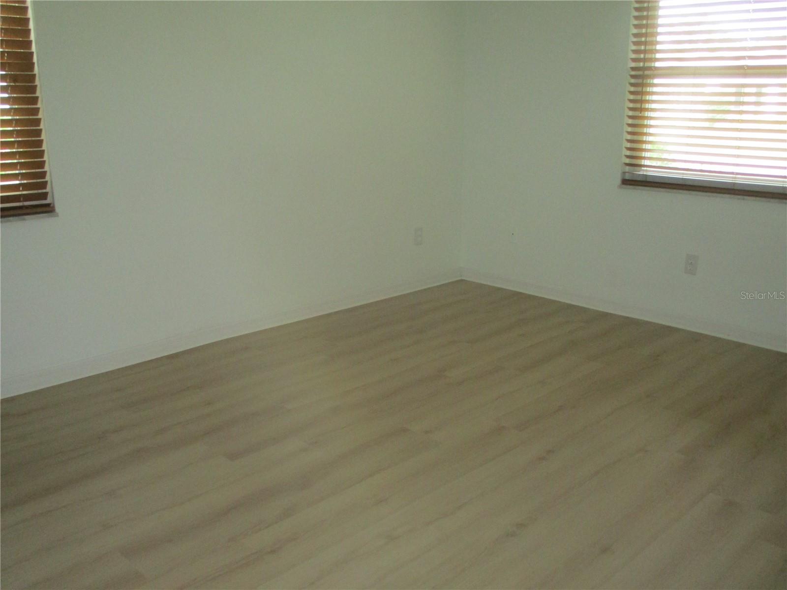 511 FINSBURY CIR #B, SUN CITY CENTER, FL, 33573