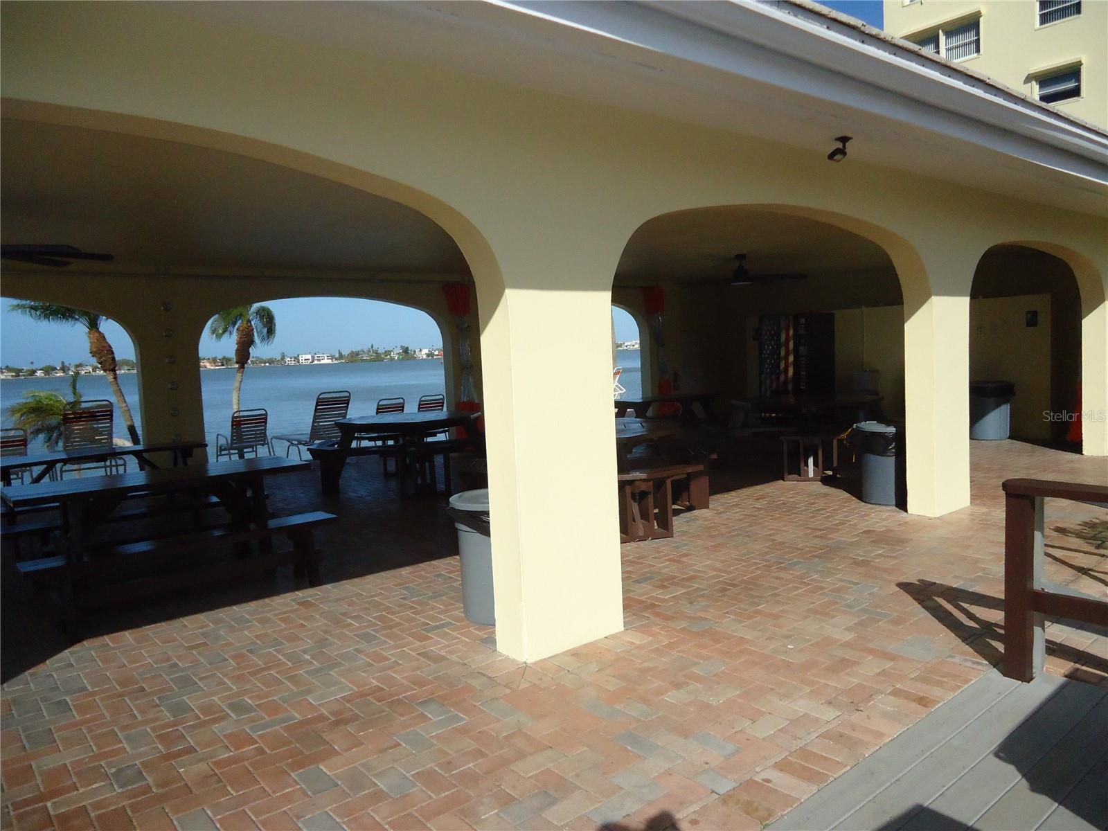 4550 COVE CIR #405, MADEIRA BEACH, FL, 33708