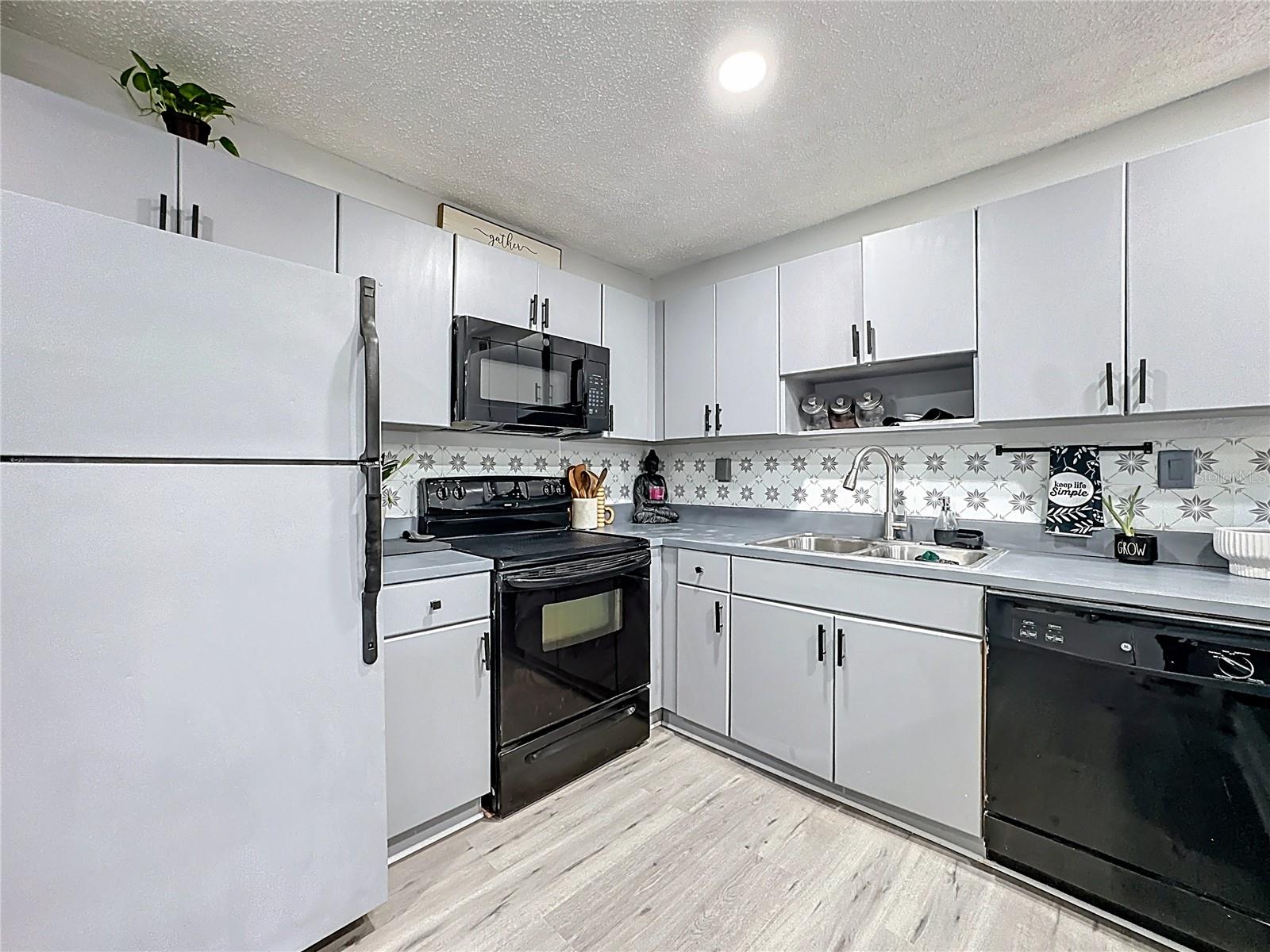 21027 VOYAGER BLVD #3, LAND O LAKES, FL, 34638