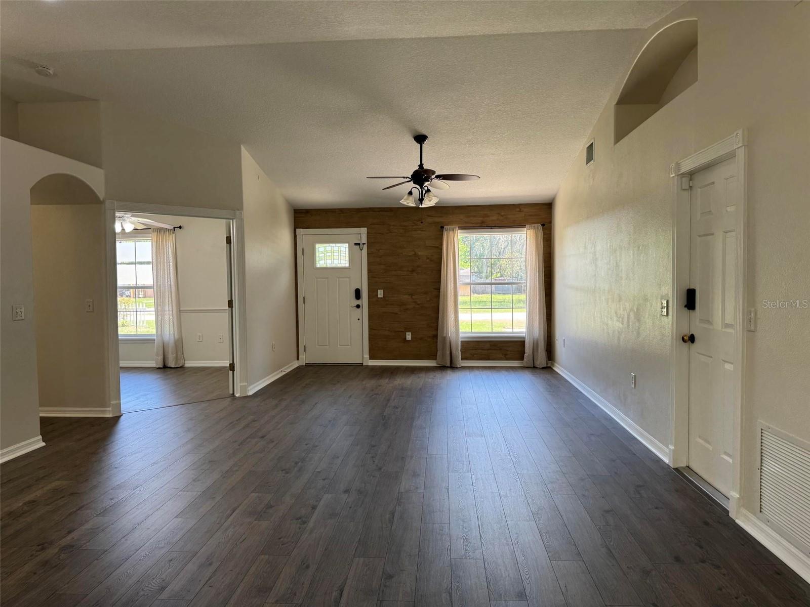 40751 W 4TH AVE, UMATILLA, FL, 32784