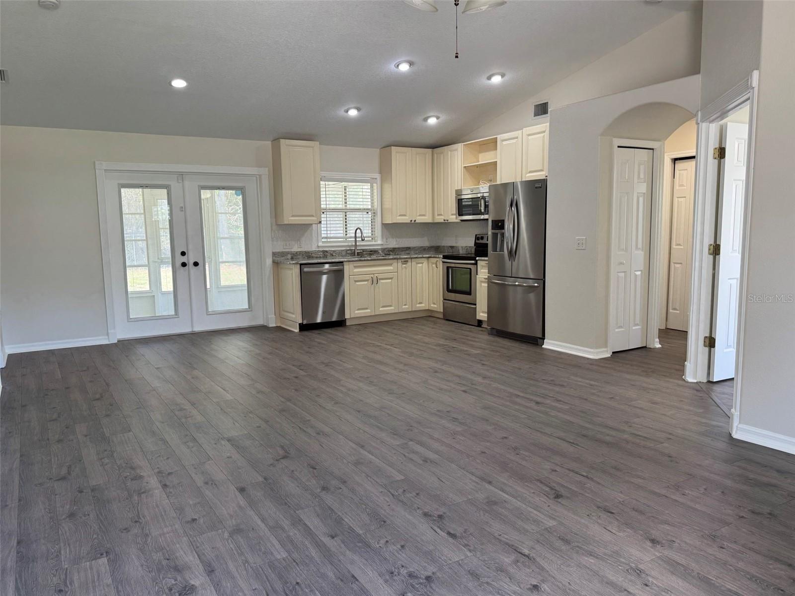 40751 W 4TH AVE, UMATILLA, FL, 32784