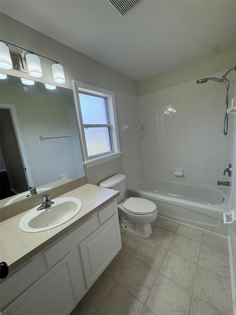 40751 W 4TH AVE, UMATILLA, FL, 32784