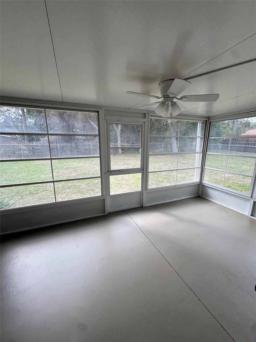 40751 W 4TH AVE, UMATILLA, FL, 32784