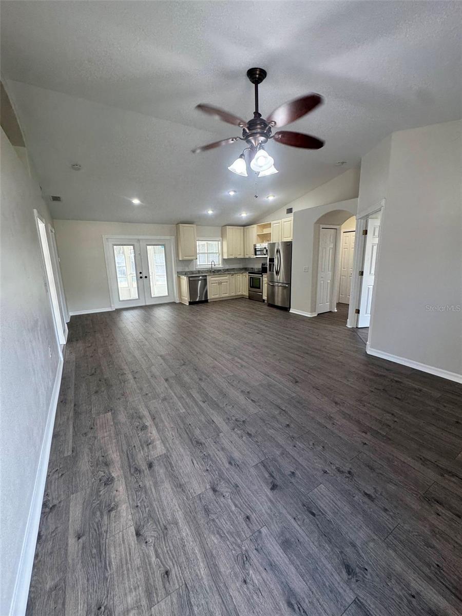 40751 W 4TH AVE, UMATILLA, FL, 32784