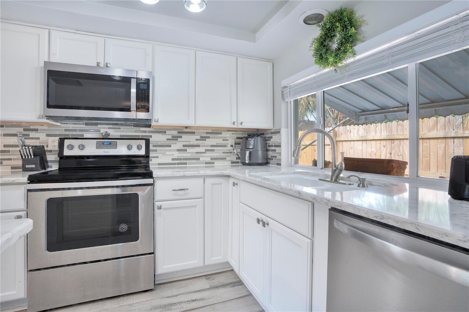 391 N WALTON AVE, TARPON SPRINGS, FL, 34689