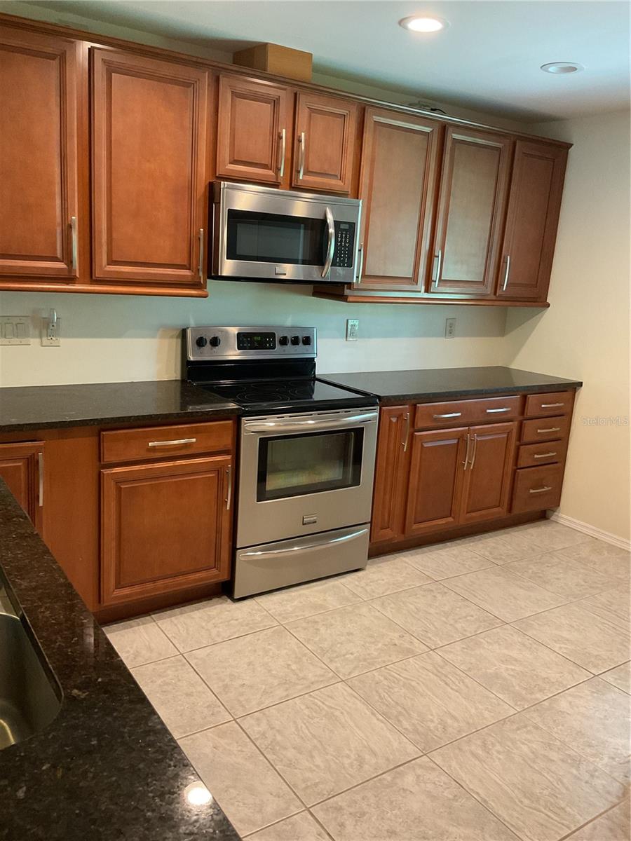 1060 DUNROBIN DR #A, PALM HARBOR, FL, 34684