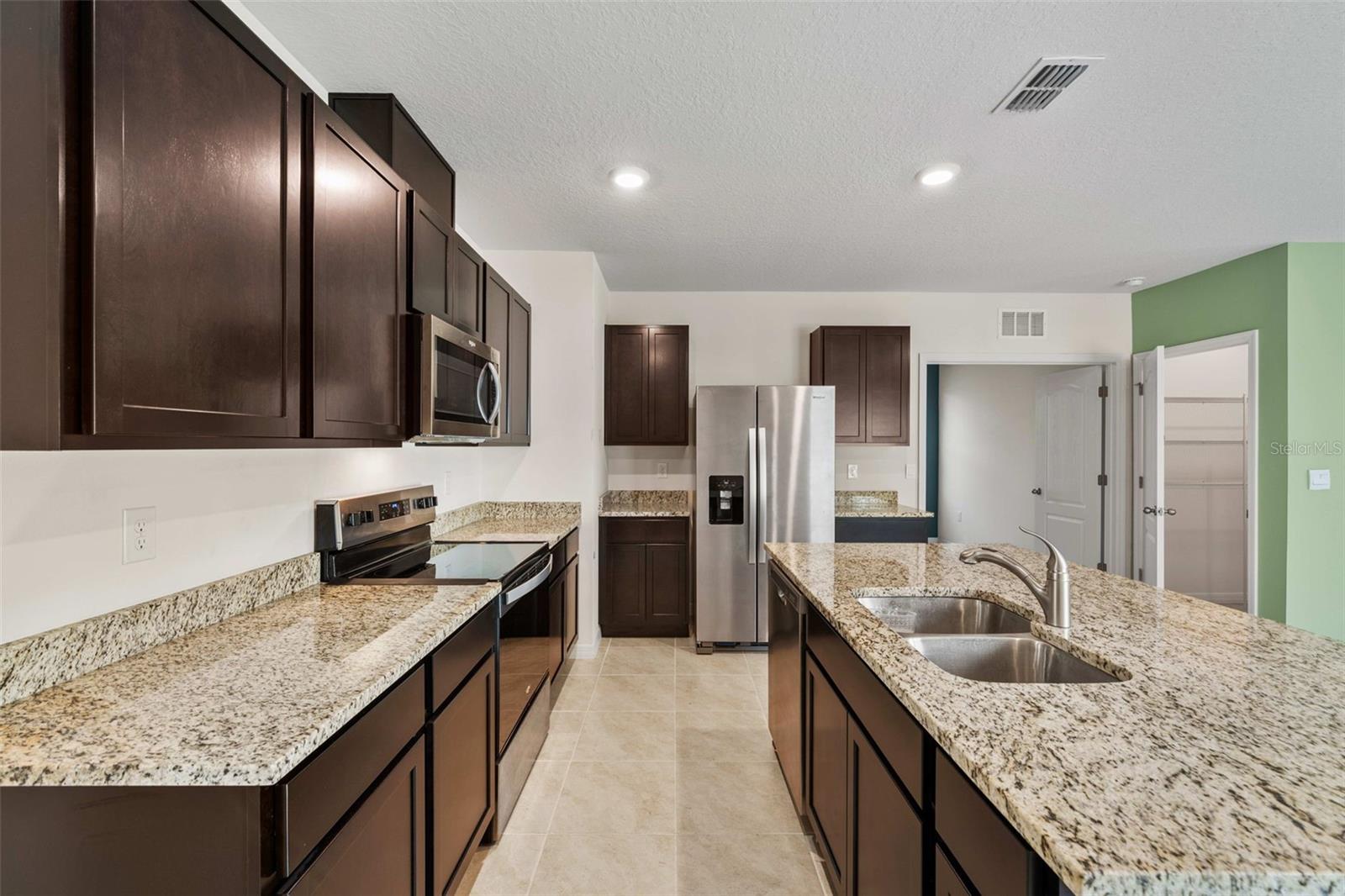 2164 BIG BEND AVE, ORANGE CITY, FL, 32763