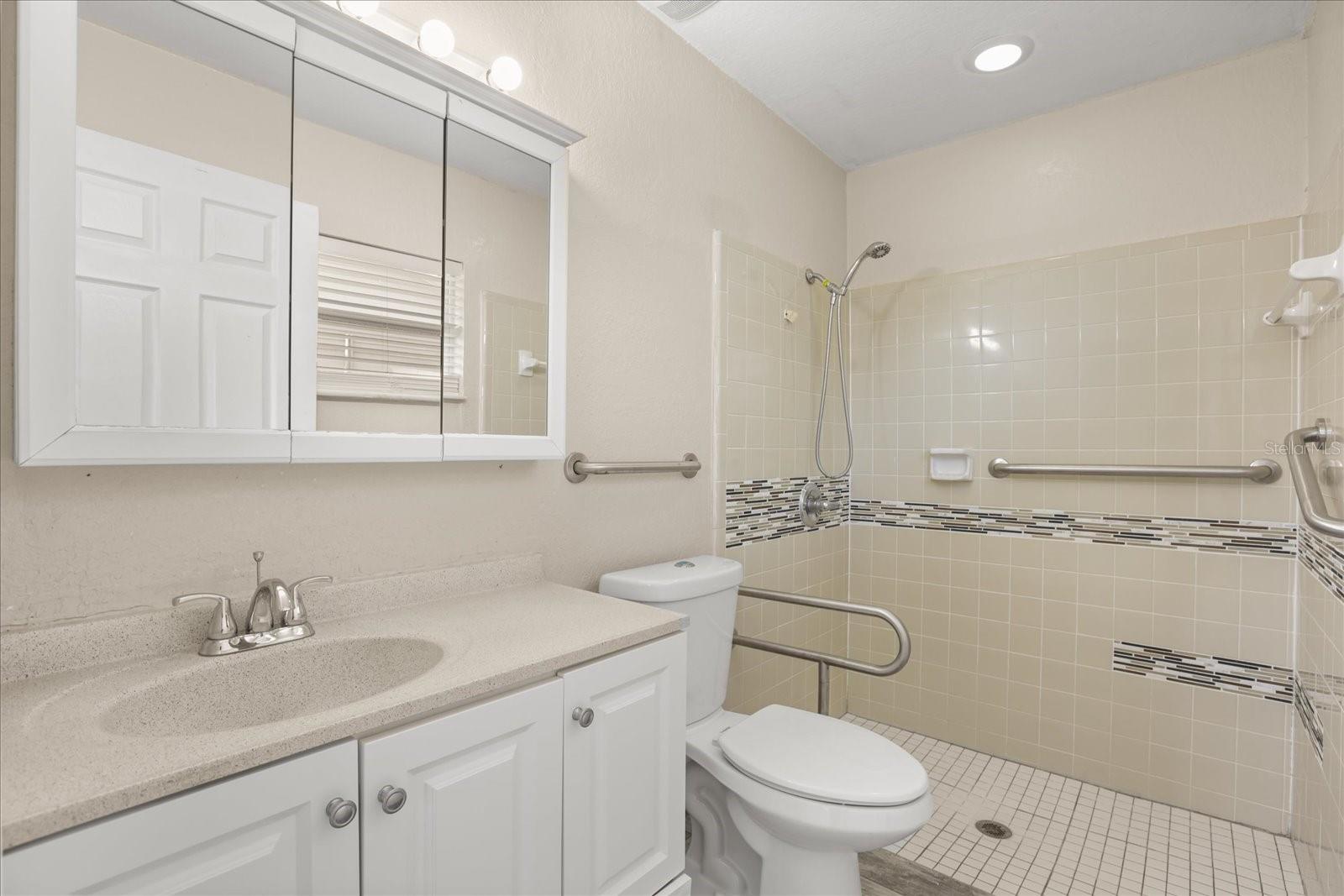 643 HUMMINGBIRD LN, ORLANDO, FL, 32825