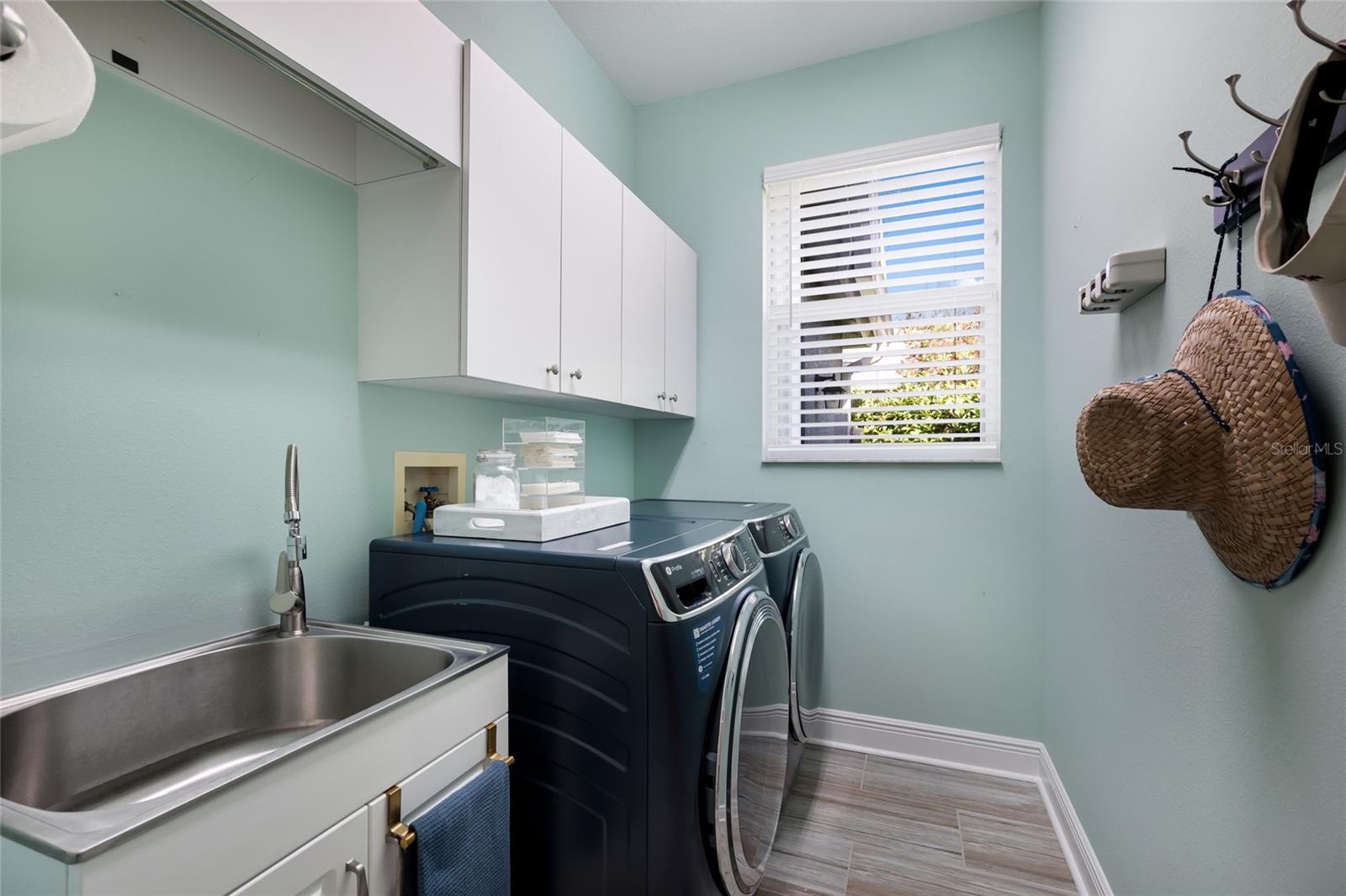 9937 LAUREL VALLEY AVENUE CIR, BRADENTON, FL, 34202