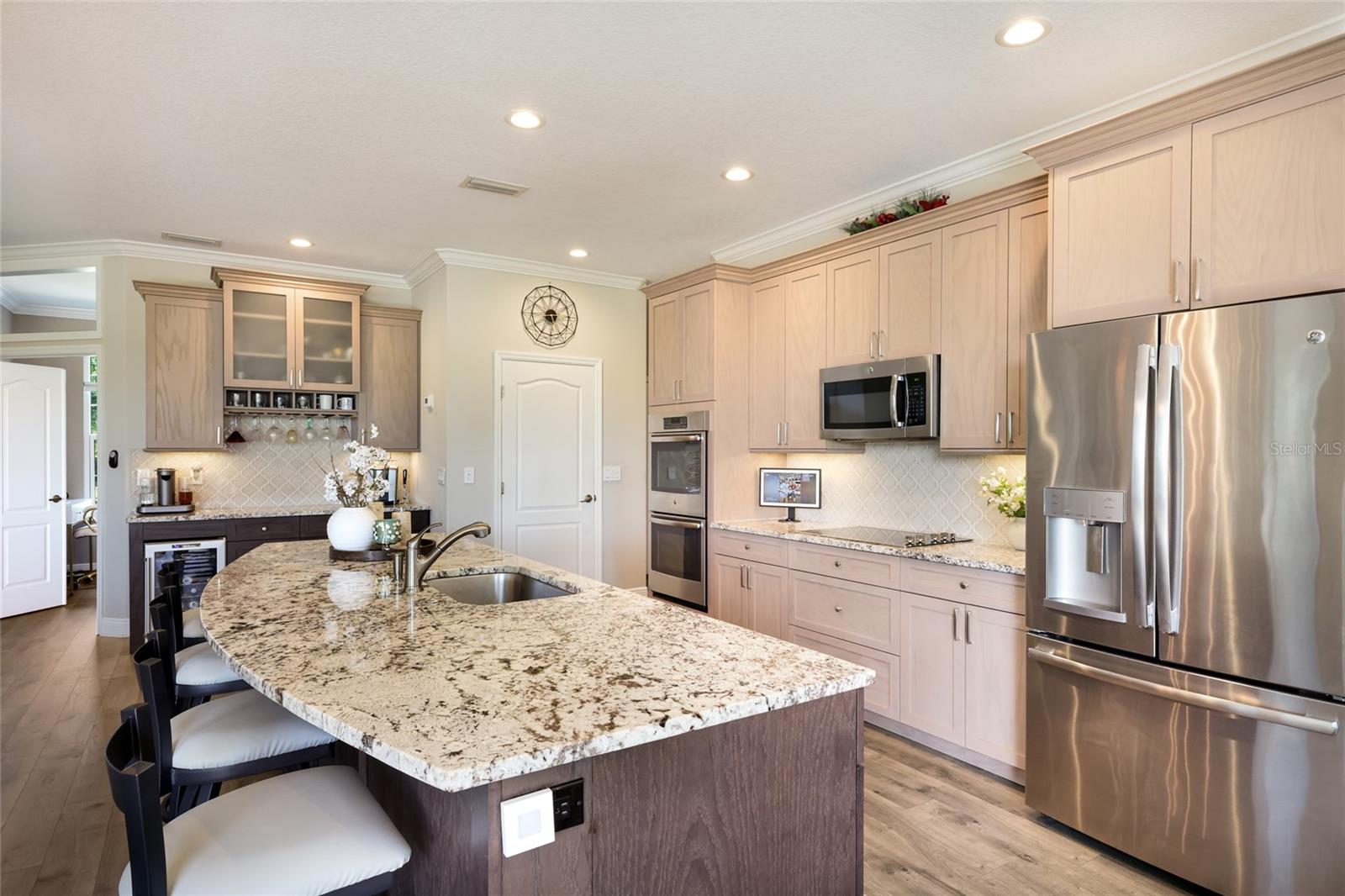 9937 LAUREL VALLEY AVENUE CIR, BRADENTON, FL, 34202