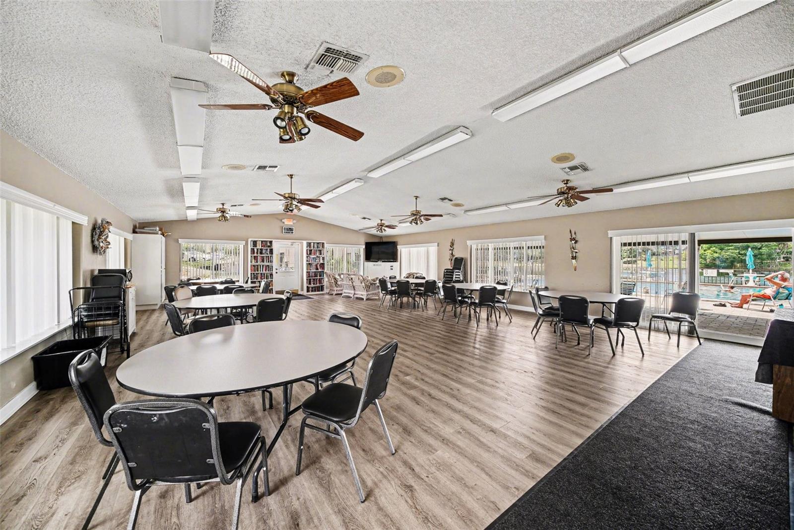 1870 PINE RIDGE WAY W #D2, PALM HARBOR, FL, 34684