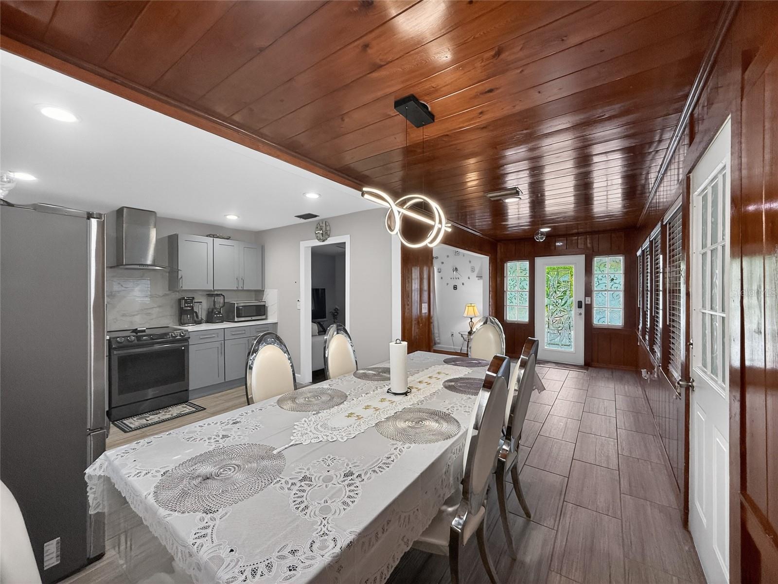 6416 N ORLEANS AVE, TAMPA, FL, 33604