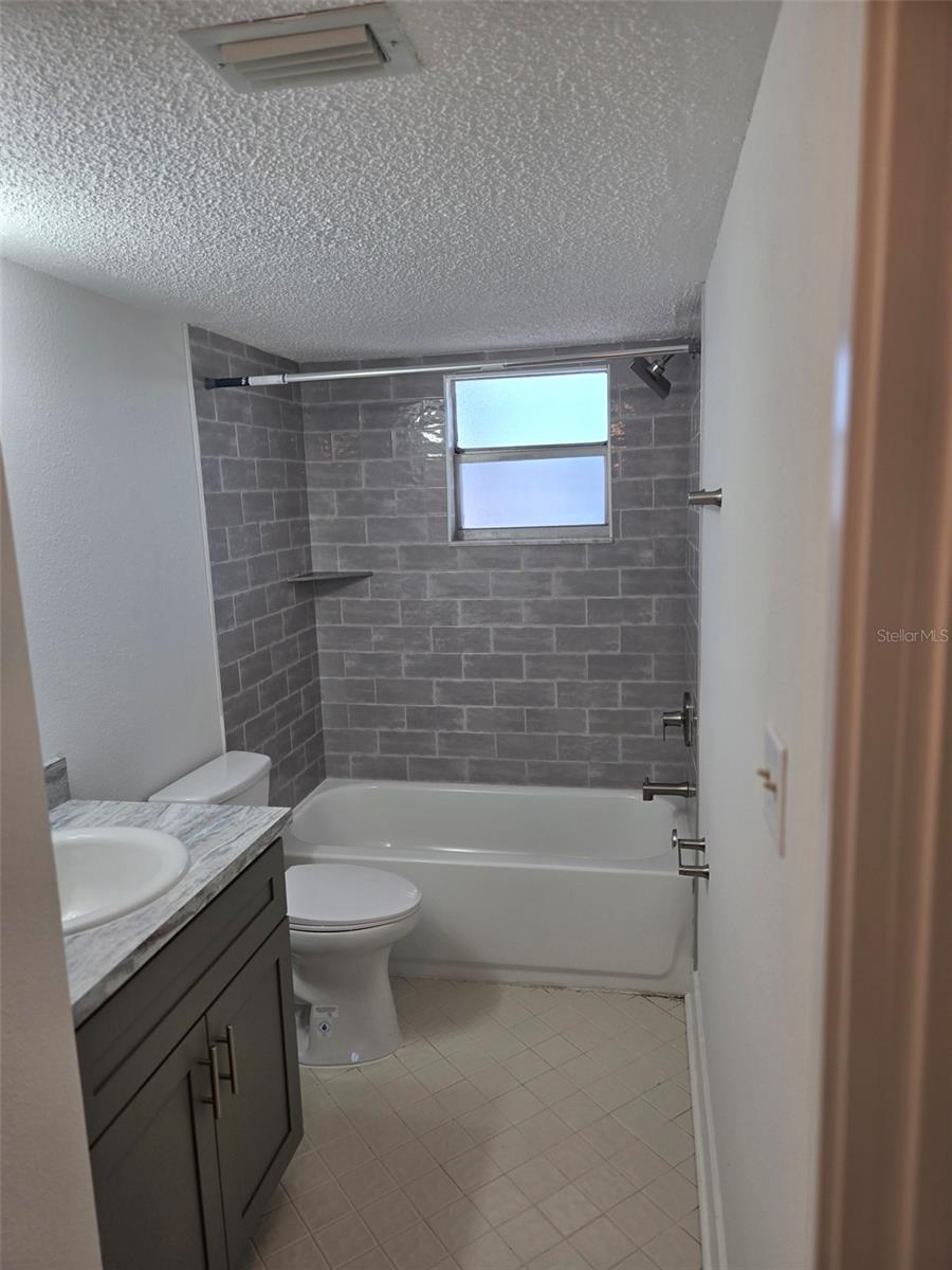 4937 MARINE PKWY #106, NEW PORT RICHEY, FL, 34652