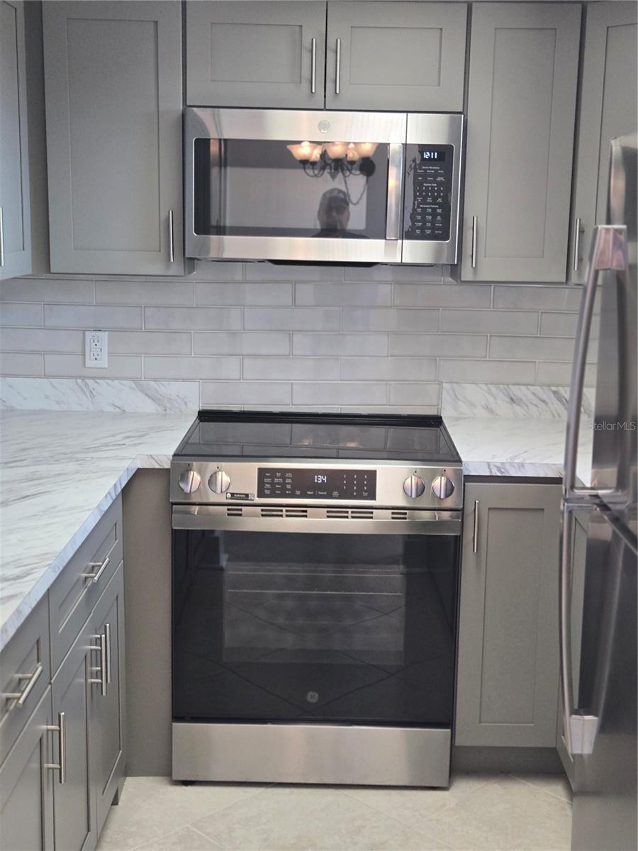 4937 MARINE PKWY #106, NEW PORT RICHEY, FL, 34652