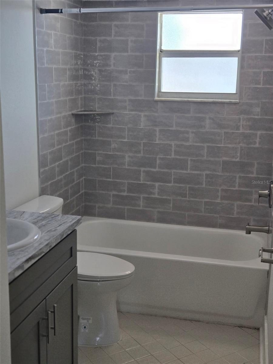 4937 MARINE PKWY #106, NEW PORT RICHEY, FL, 34652