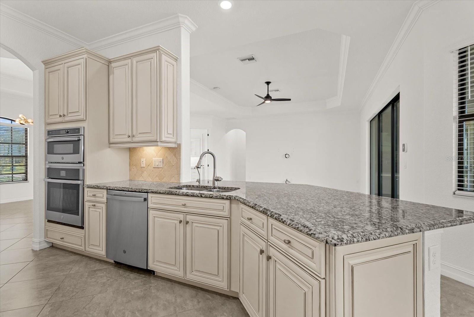 5544 MULLIGAN WAY, BRADENTON, FL, 34211