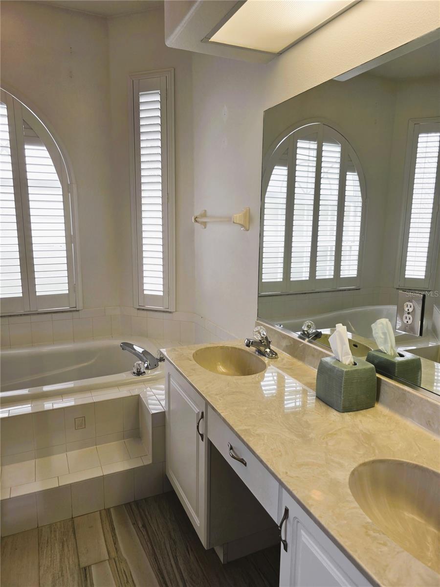 7404 38TH CT E, SARASOTA, FL, 34243