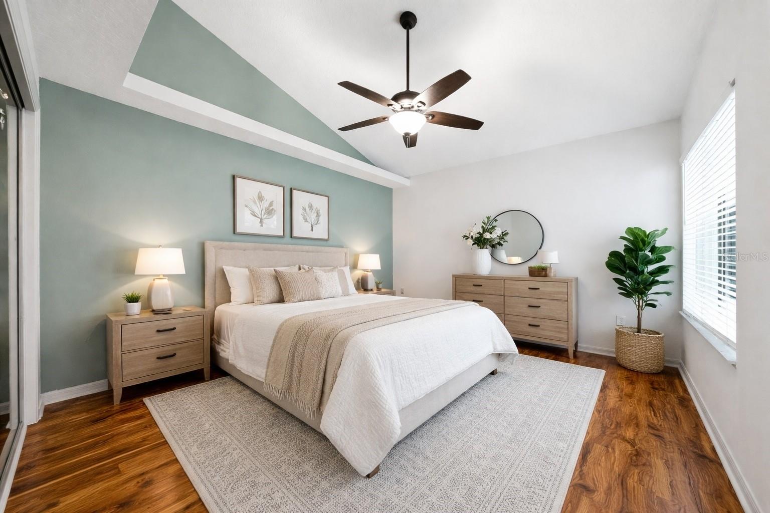 13614 LAKE POINT DR S, CLEARWATER, FL, 33762