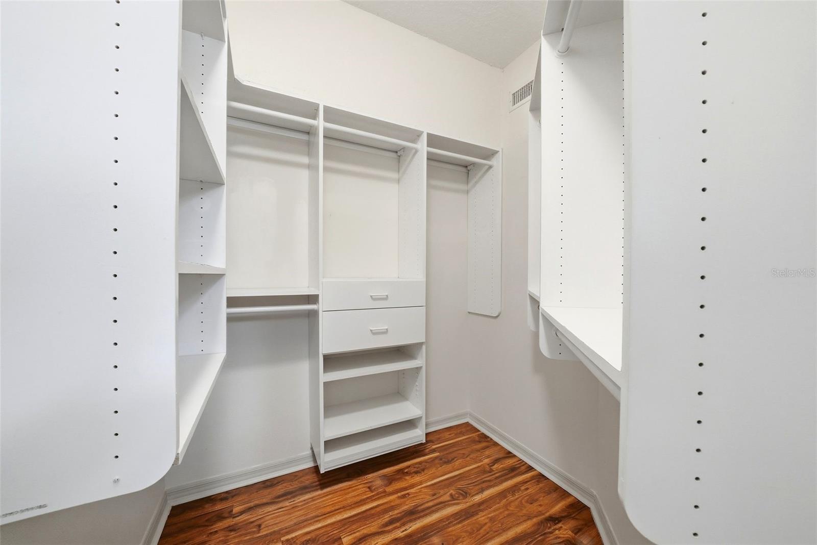 13614 LAKE POINT DR S, CLEARWATER, FL, 33762