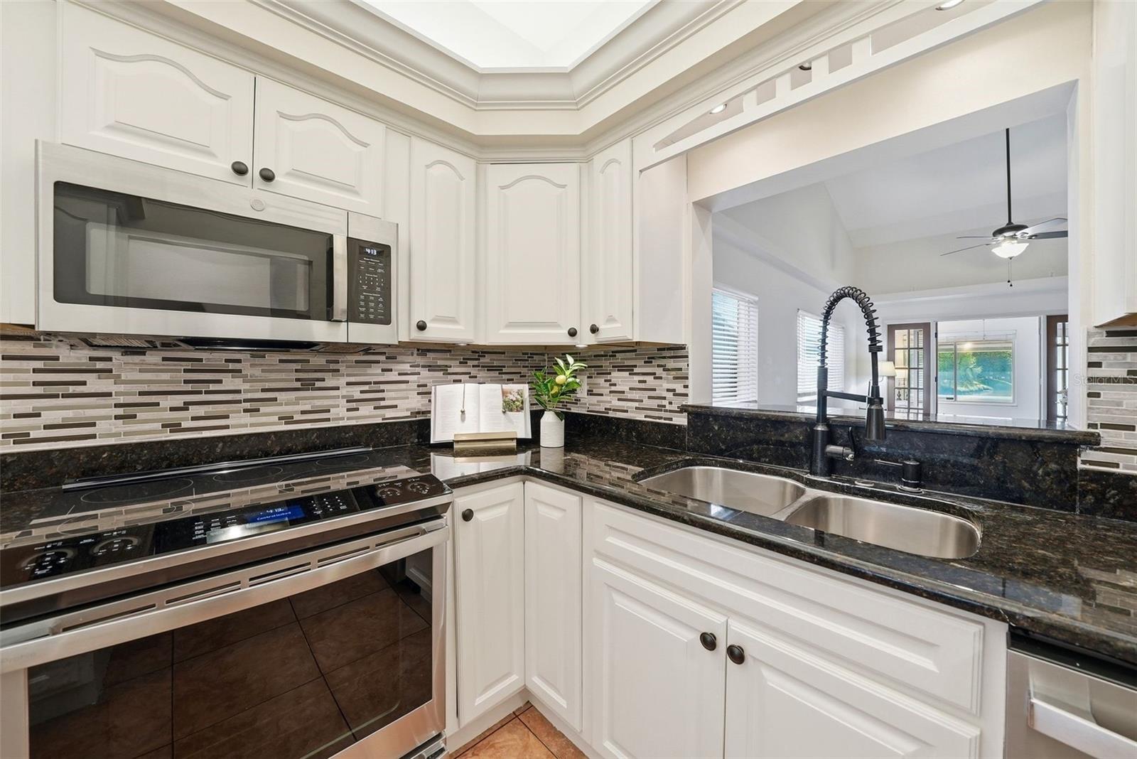 13614 LAKE POINT DR S, CLEARWATER, FL, 33762