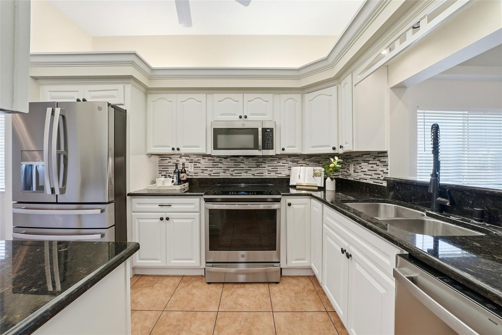 13614 LAKE POINT DR S, CLEARWATER, FL, 33762