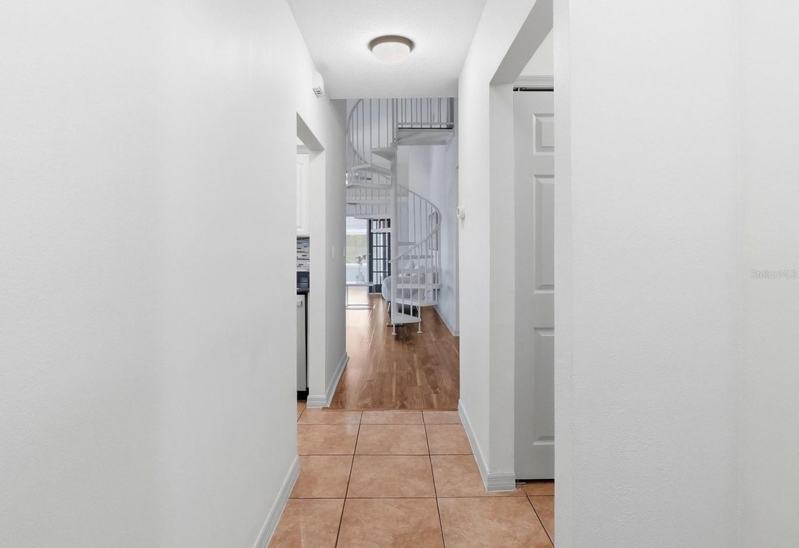 13614 LAKE POINT DR S, CLEARWATER, FL, 33762